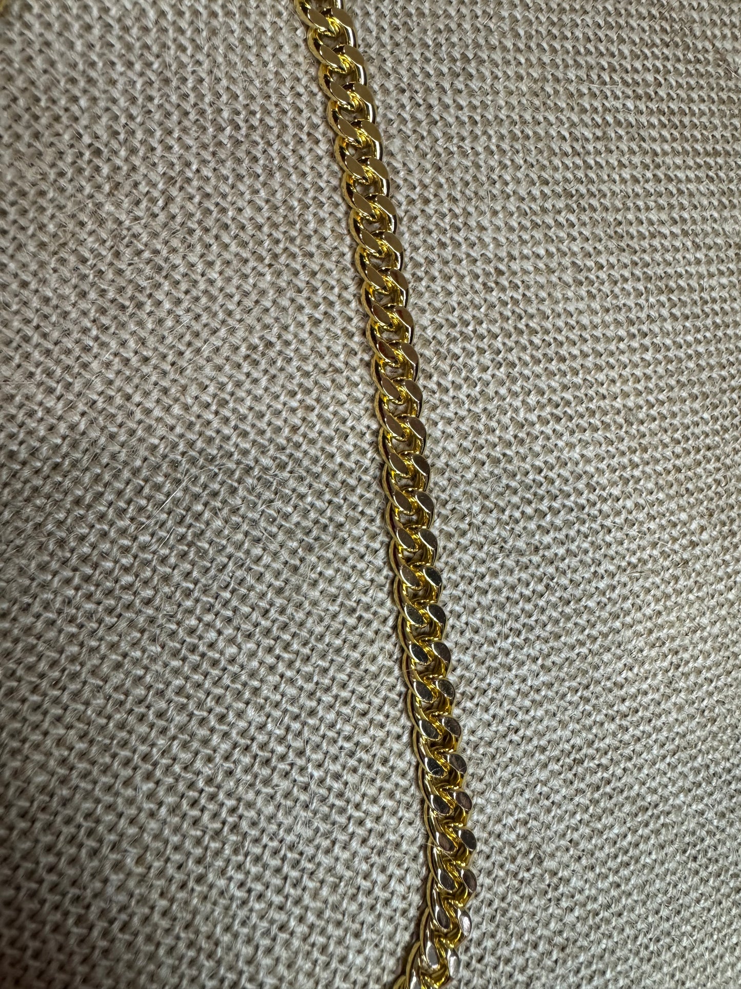 Cubana Chain